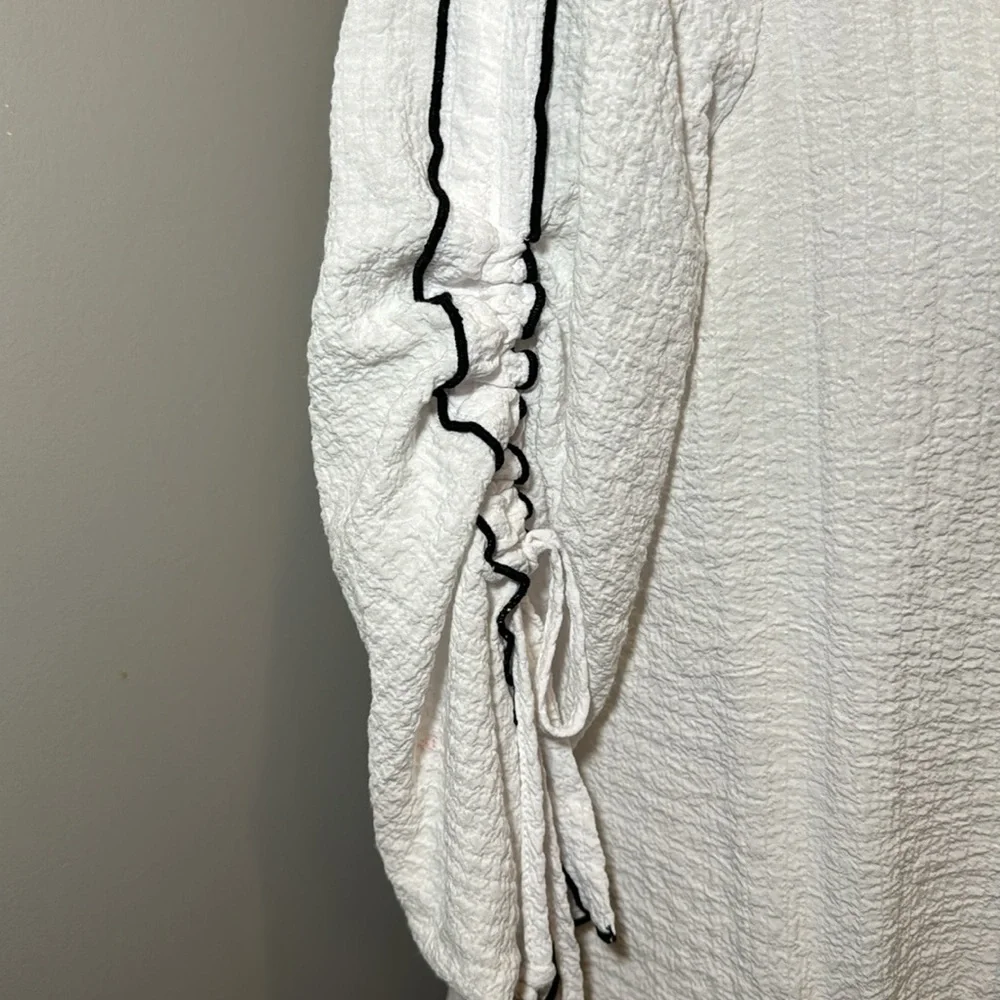 ALI MILES Asymmetrical Tunic Blouse w/ Contrasting Detail WHITE-BLACK / MEDIUM - Picture 7 of 13